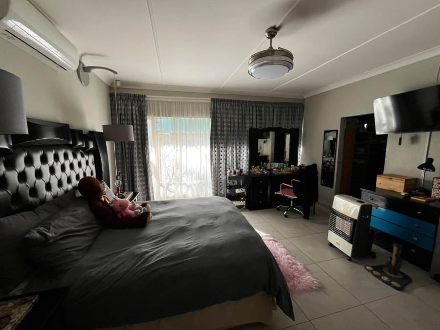 3 Bedroom Property for Sale in Flamwood North West